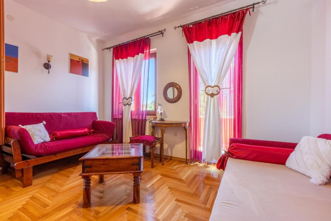 Apartments Villa Mavero Banjole Exterior photo